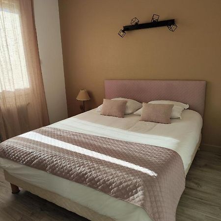 Le Sporting Hotel Beaumont-sur-Leze Bagian luar foto