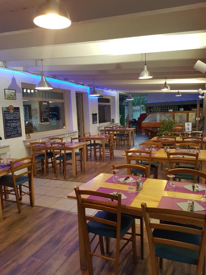 Le Sporting Hotel Beaumont-sur-Leze Bagian luar foto
