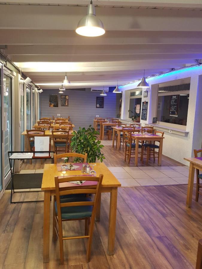 Le Sporting Hotel Beaumont-sur-Leze Bagian luar foto