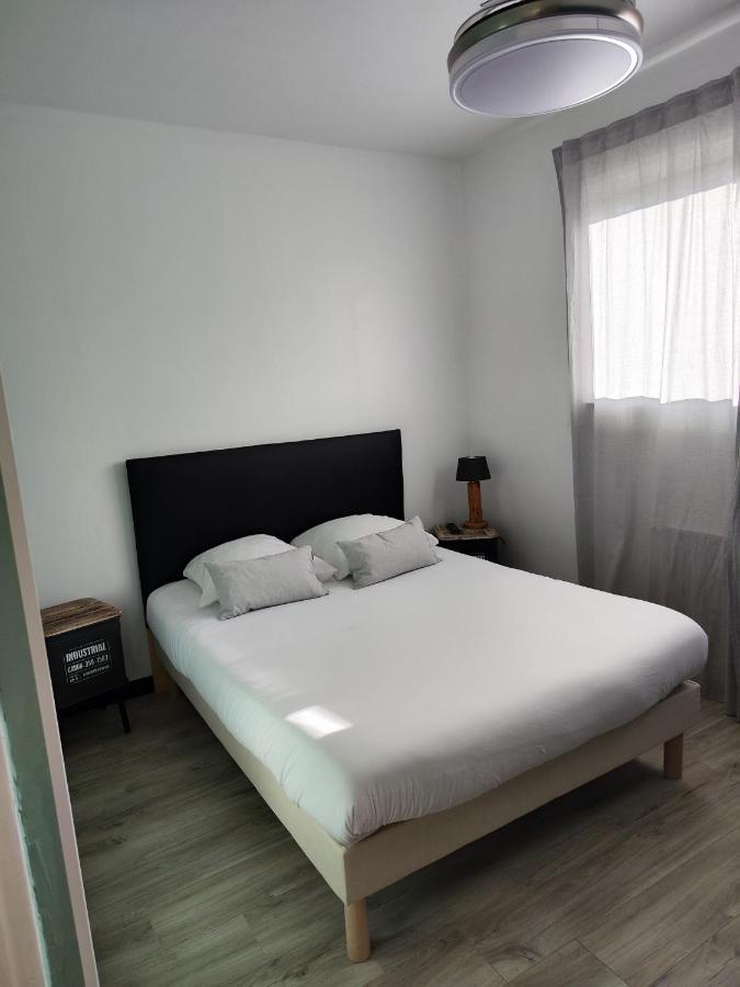 Le Sporting Hotel Beaumont-sur-Leze Bagian luar foto