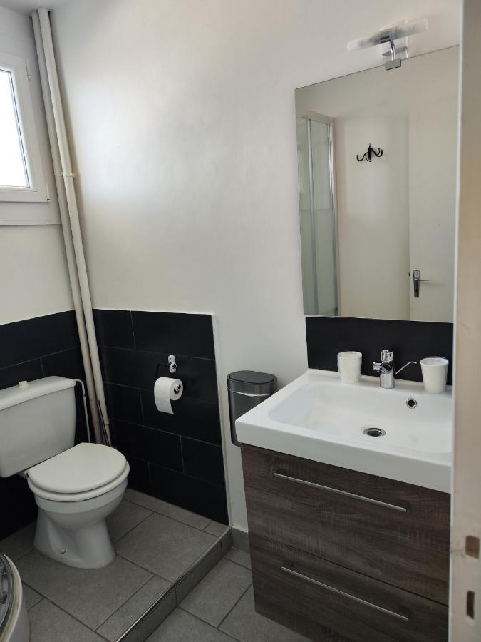 Le Sporting Hotel Beaumont-sur-Leze Bagian luar foto
